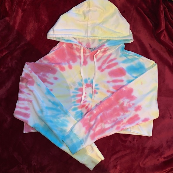 Forever 21 Tops - Cropped Tie-Dye hoodie